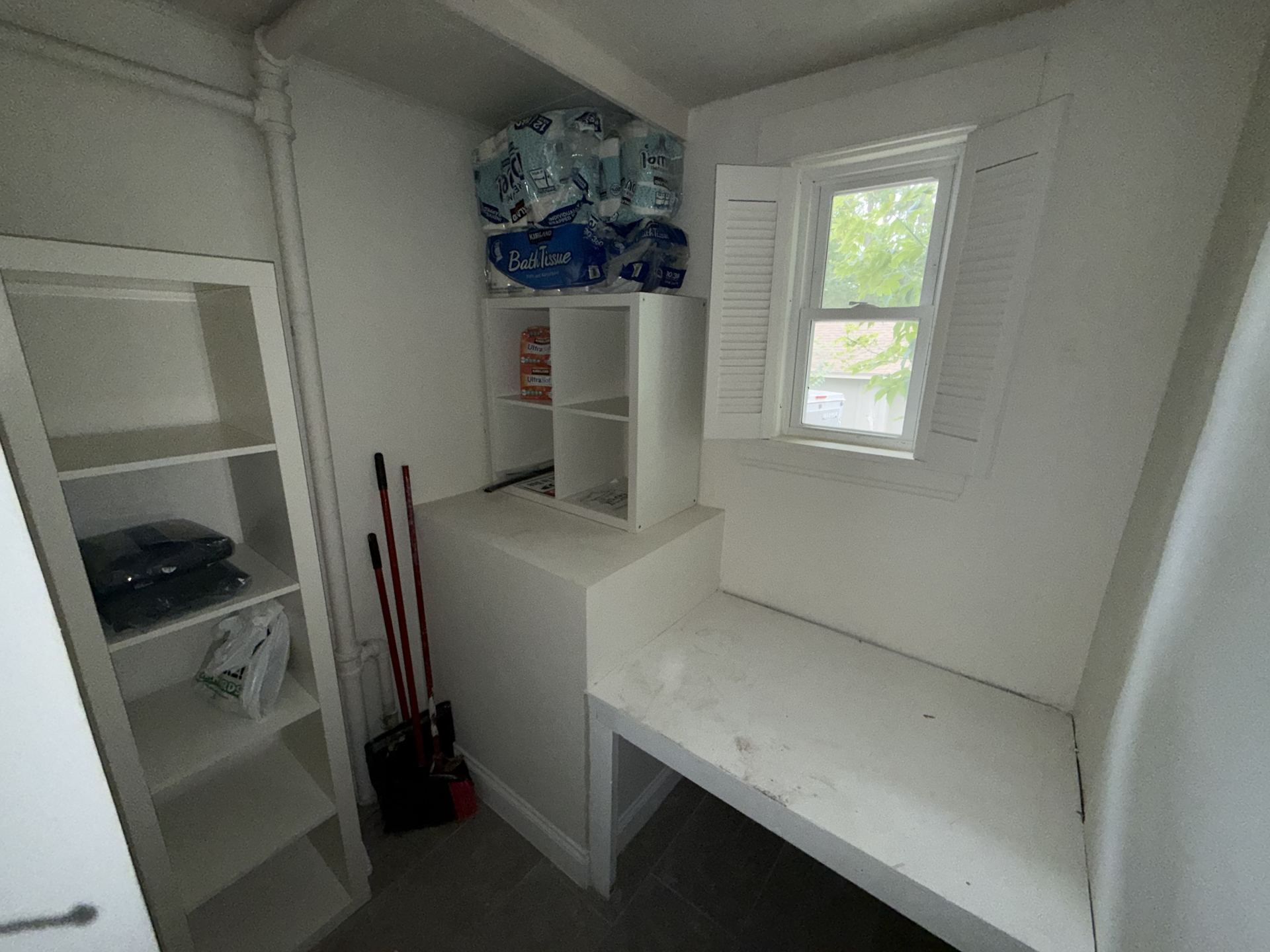 Storage nook