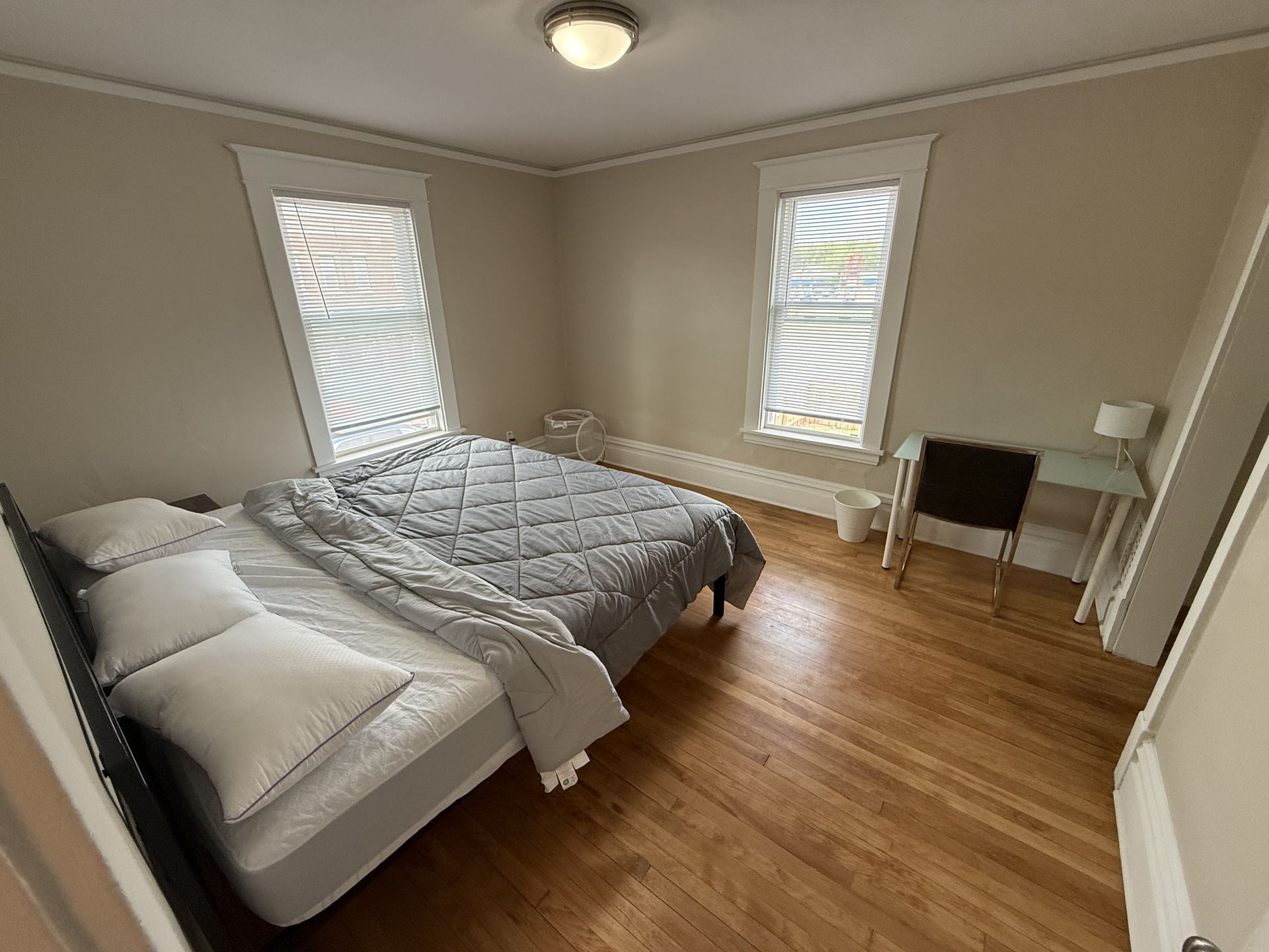 Bedroom with desk